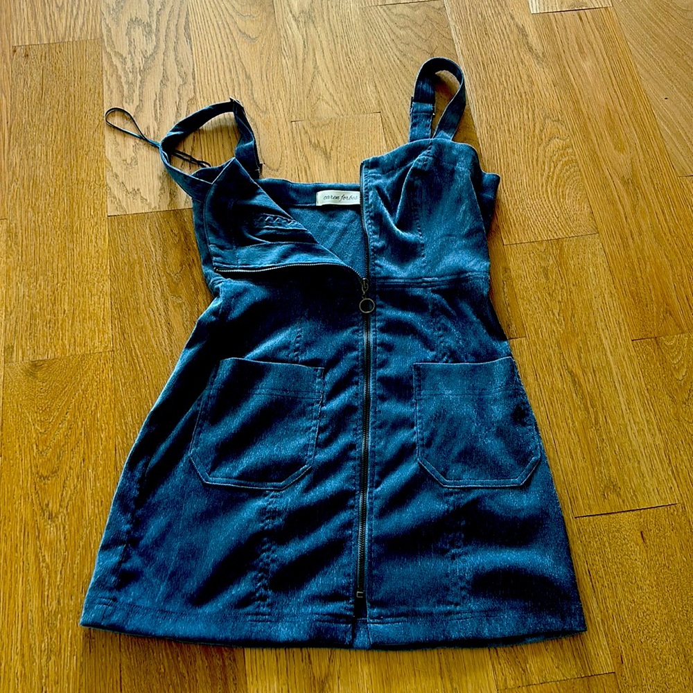 Soft denim blue corduroy jumper with zipper in front